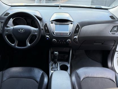 HYUNDAI- IX35 2.0 GL 2016 - Image 9