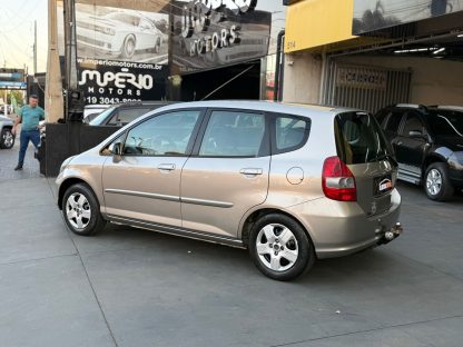 HONDA- Fit 1.4 LX 2006 - Image 7