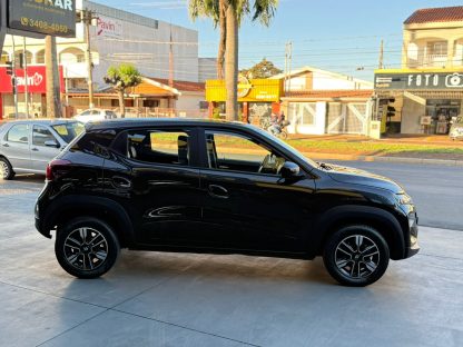 Renault- Kwid 1.0 Intense 2024 - Image 4