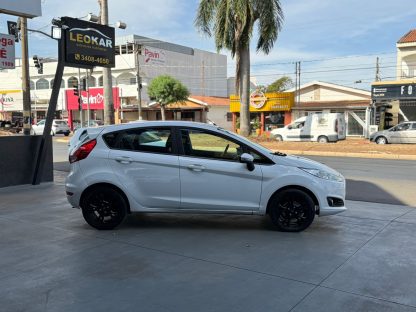 FORD- New Fiesta 1.6 SE 2015 - Imagem 4
